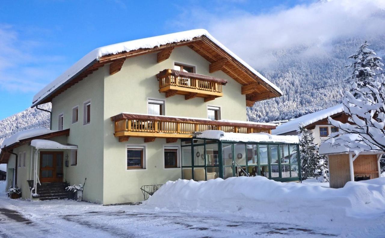Appartement Haus Christine à Fulpmes Extérieur photo