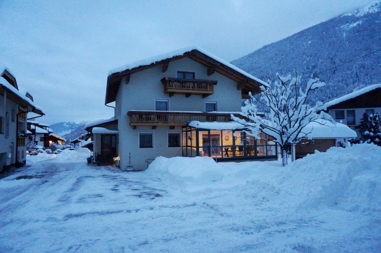 Appartement Haus Christine à Fulpmes Extérieur photo