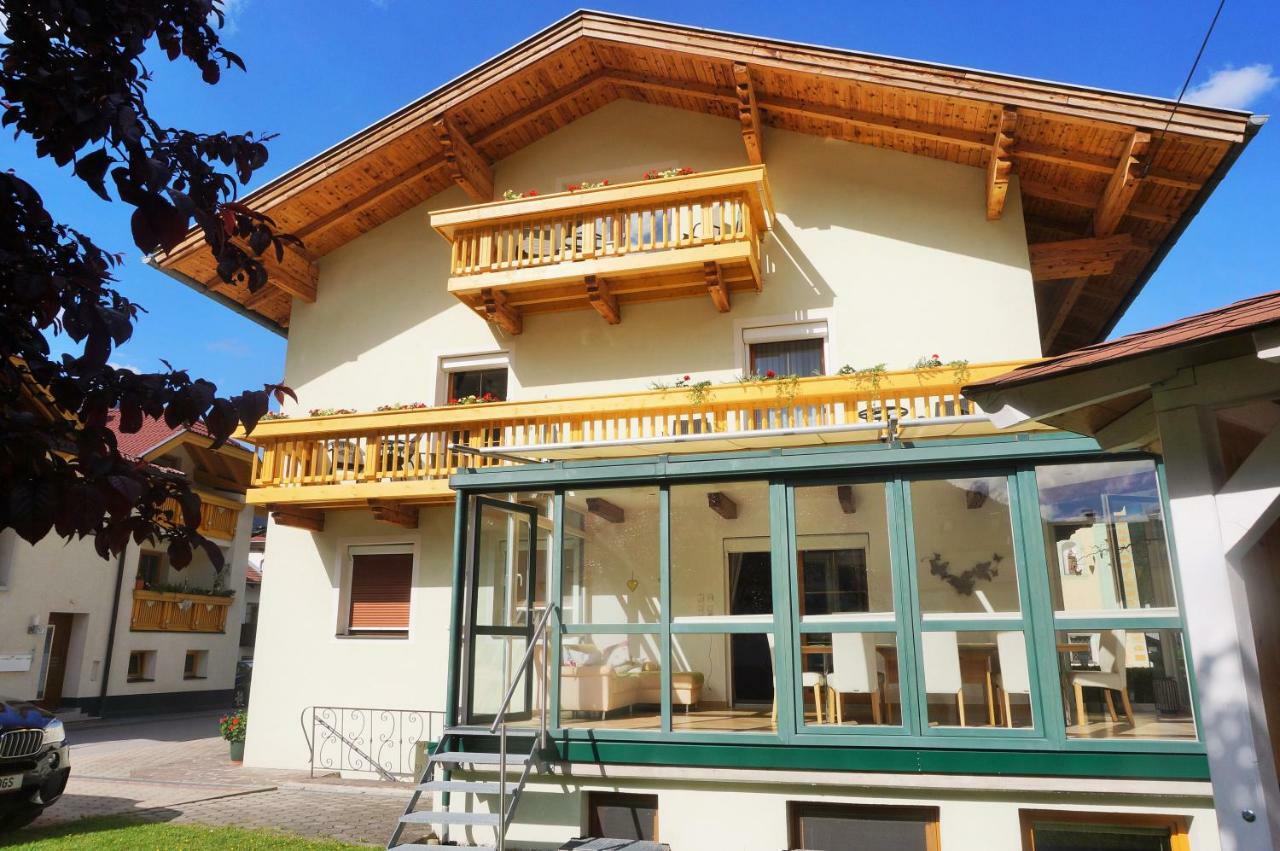 Appartement Haus Christine à Fulpmes Extérieur photo